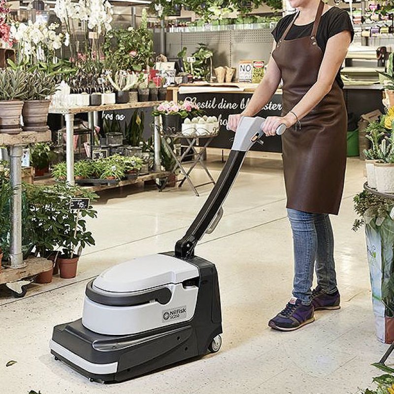 リース契約可能】ペンギンワックス ニルフィスク SC250 - コンパクト