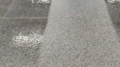 ノンワックスエンボス床の洗浄跡